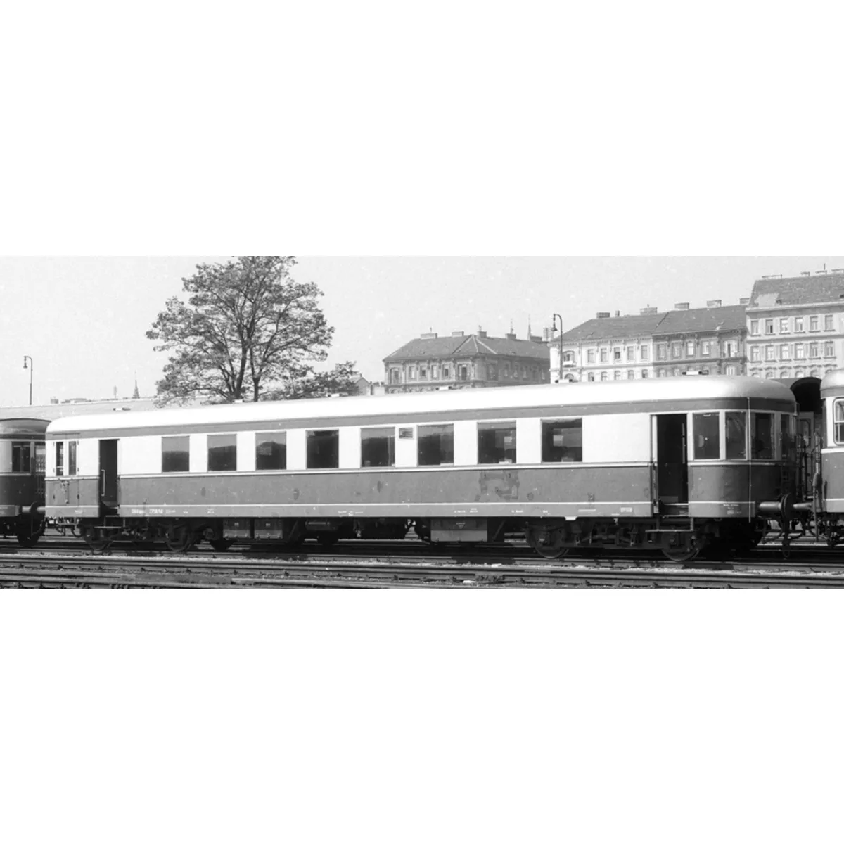 BRAWA 45151 H0 Triebwagenbeiwagen C4dB, ÖBB, Ep. III