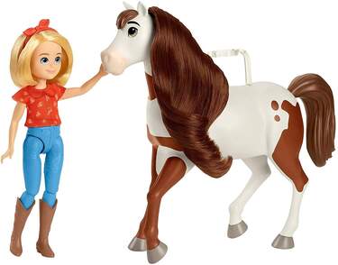 Spirit Abigail Pop (ca. 18 cm) met 7 beweegbare gewrichten, modieus topje, 1 borstel, appeltraktatie en paard Boomerang (ca. 20 cm) met zachte manen en staart, voor kinderen vanaf 3 jaar, HFB91